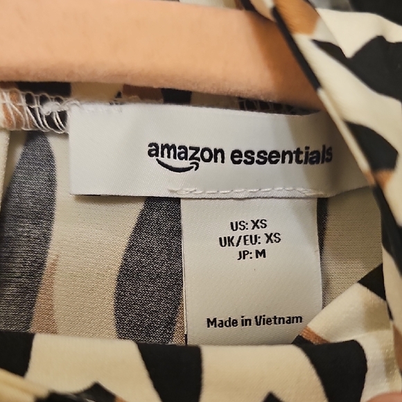 Amazon Essentials Patterned Print Dress - Picture 4 of 5
